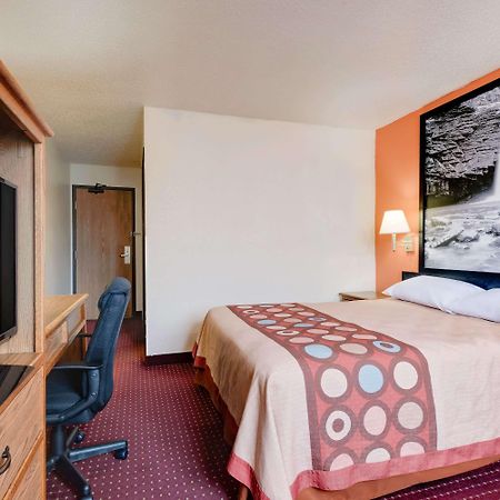 ซูเปอร์ 8 บาย วินด์แฮม มาร์ตินส์เบิร์ก Hotel มาร์ตินสเบิร์ก ภายนอก รูปภาพ