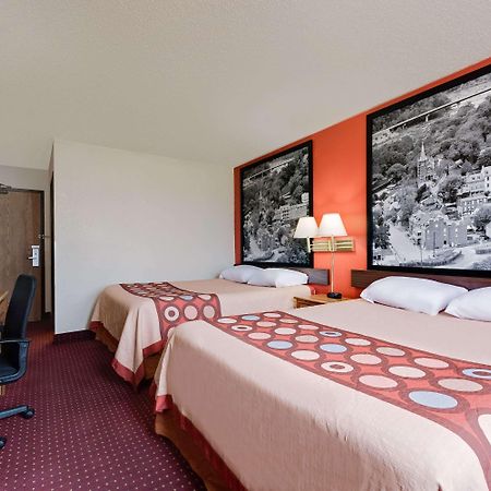 ซูเปอร์ 8 บาย วินด์แฮม มาร์ตินส์เบิร์ก Hotel มาร์ตินสเบิร์ก ภายนอก รูปภาพ