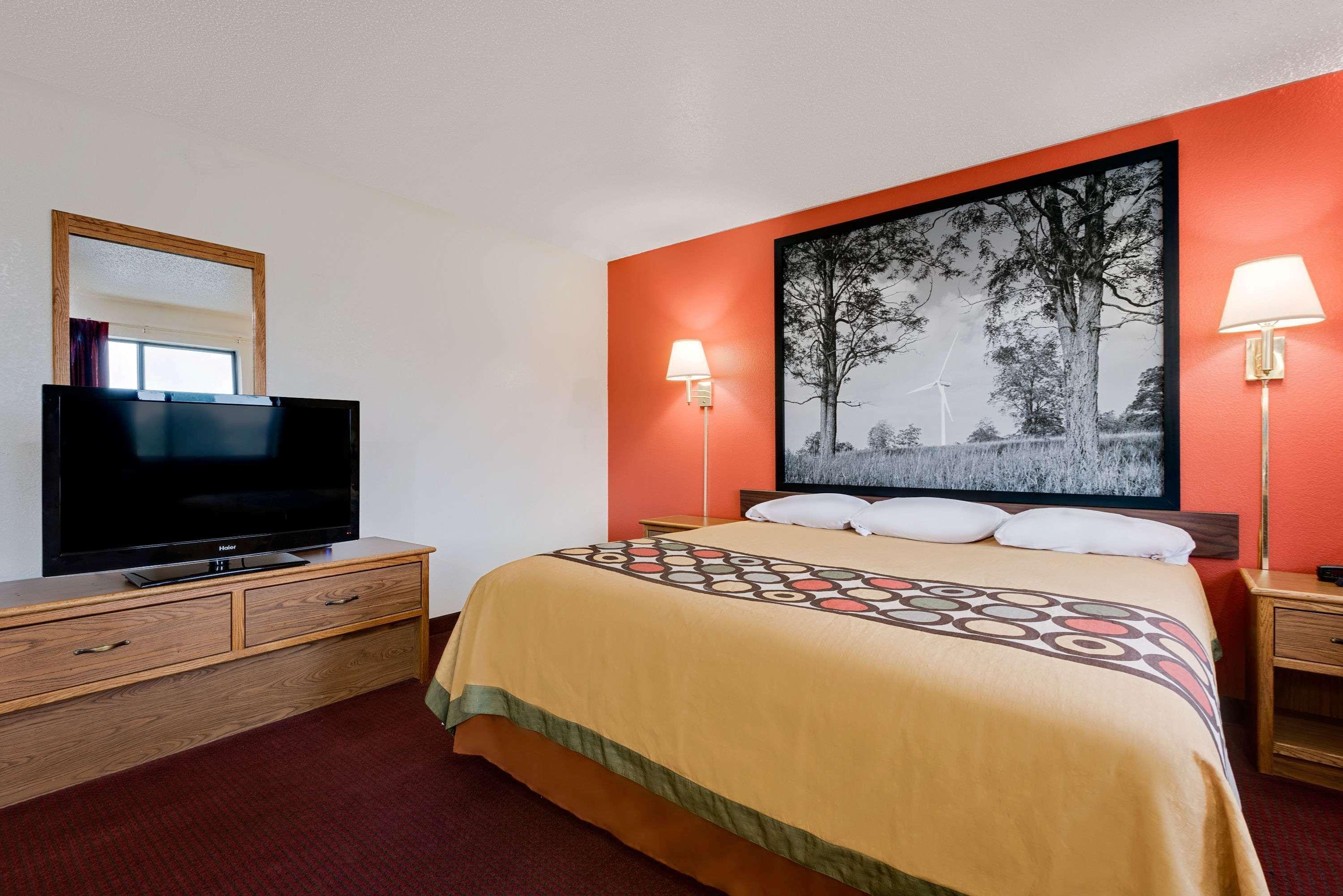 ซูเปอร์ 8 บาย วินด์แฮม มาร์ตินส์เบิร์ก Hotel มาร์ตินสเบิร์ก ภายนอก รูปภาพ