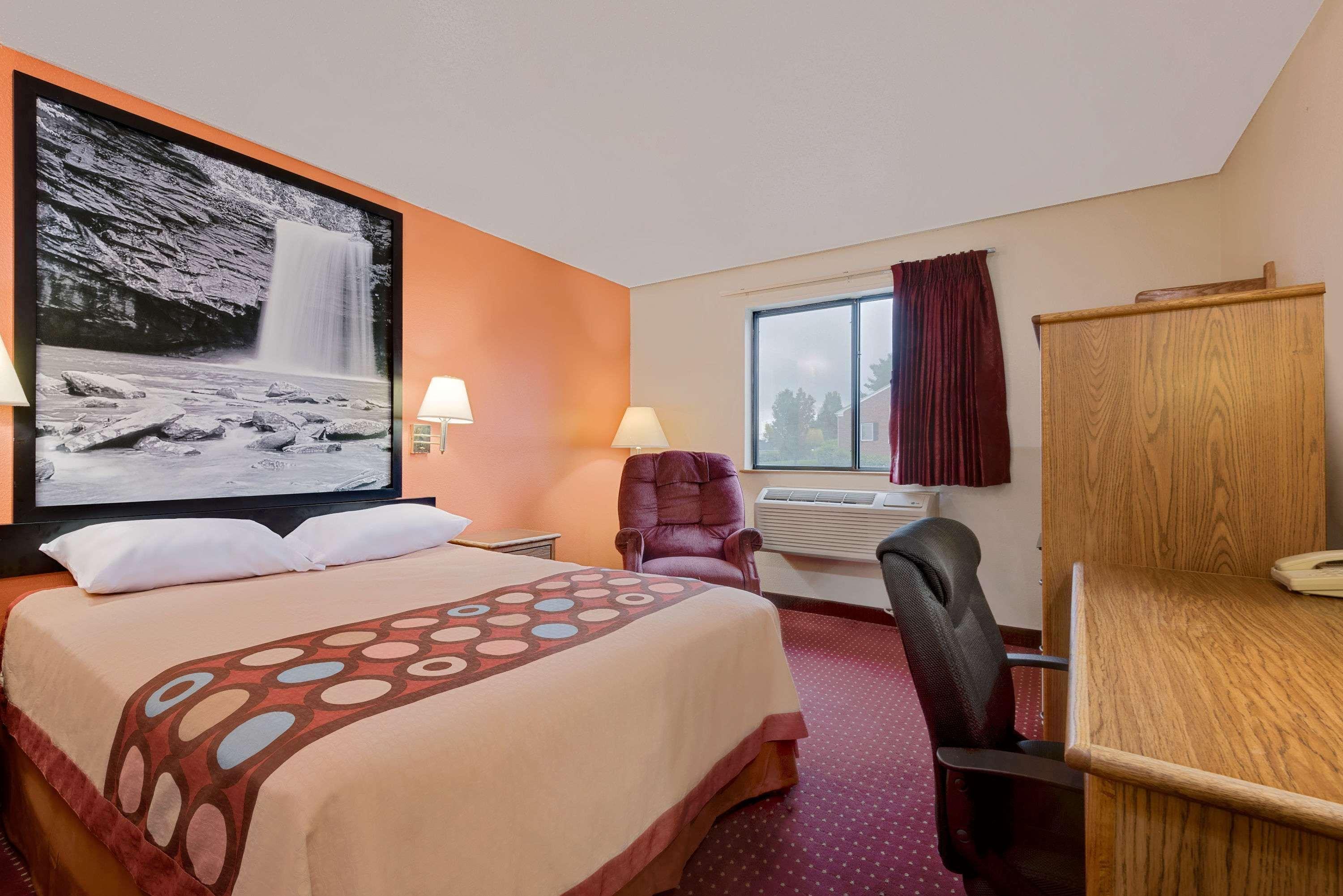 ซูเปอร์ 8 บาย วินด์แฮม มาร์ตินส์เบิร์ก Hotel มาร์ตินสเบิร์ก ภายนอก รูปภาพ